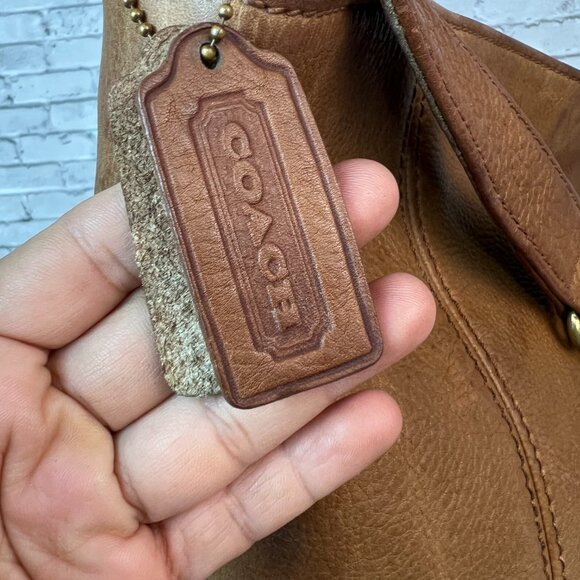 Vintage Coach Sonoma XL Soft Natural Grain Bucket Bag - Picture 5 of 7